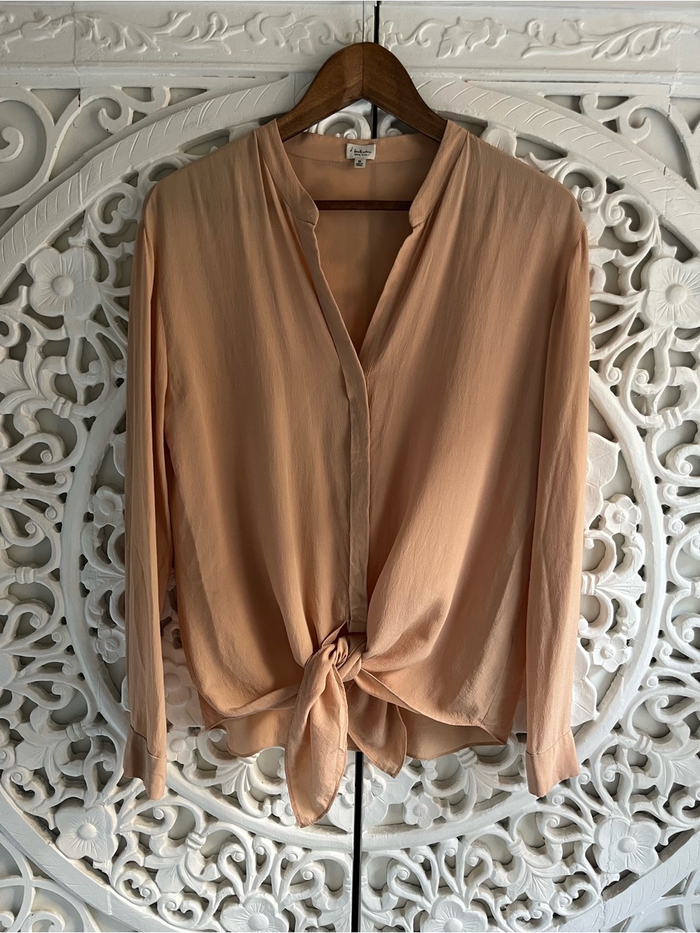 Babaton 100% Silk Peach Tie Front Blouse XS Long Sleeve Aritzia